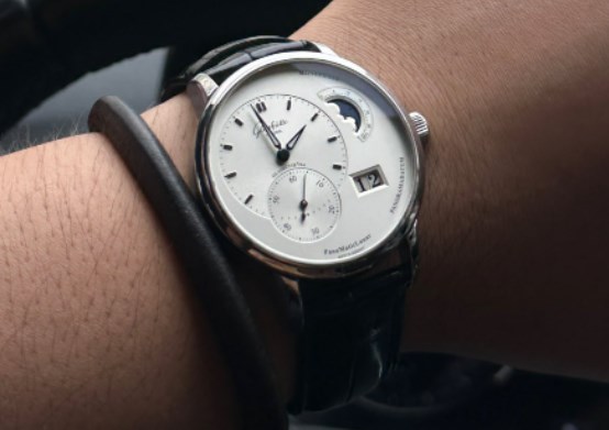 格拉苏蒂手表表针卡顿可能是什么原因导致的？